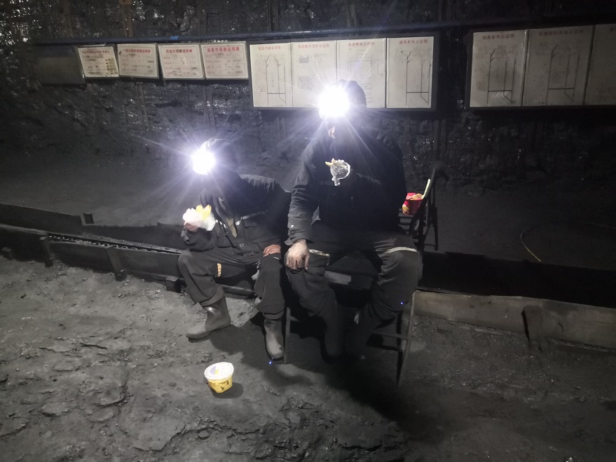 煤礦用扒渣機開口所了的井下地質情況