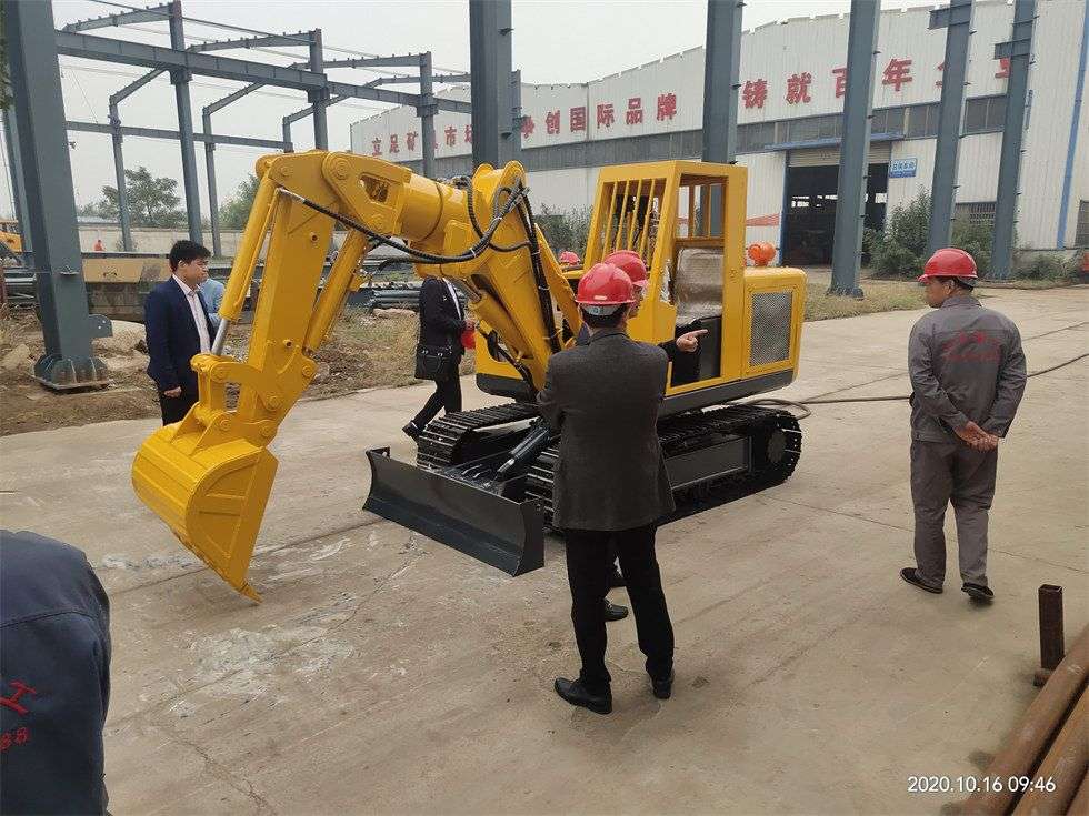 礦用液壓挖掘機(jī)